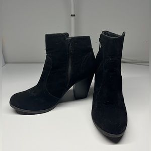 Suede black ankel boots